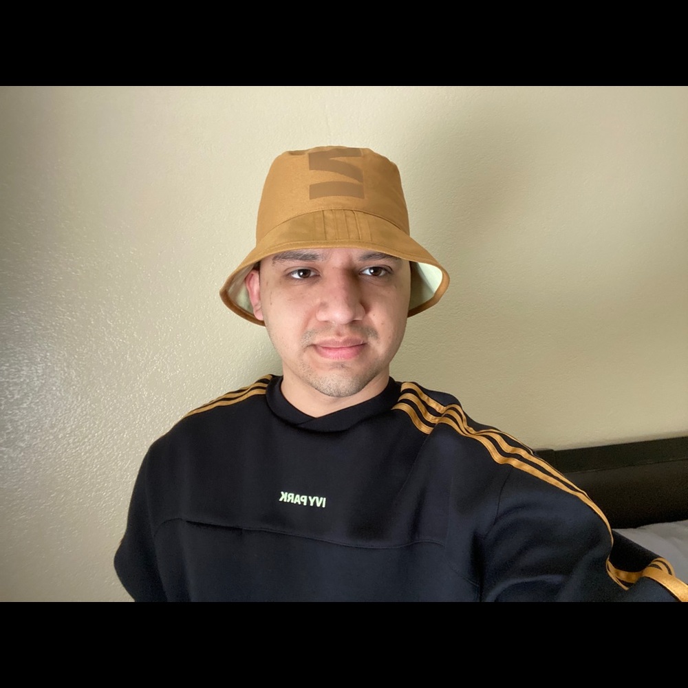 Meet your Posher, Anthony